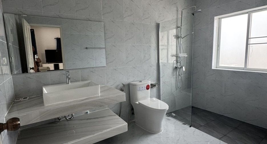 For rent 4 bedrooms house in Bang Lamung, Chonburi