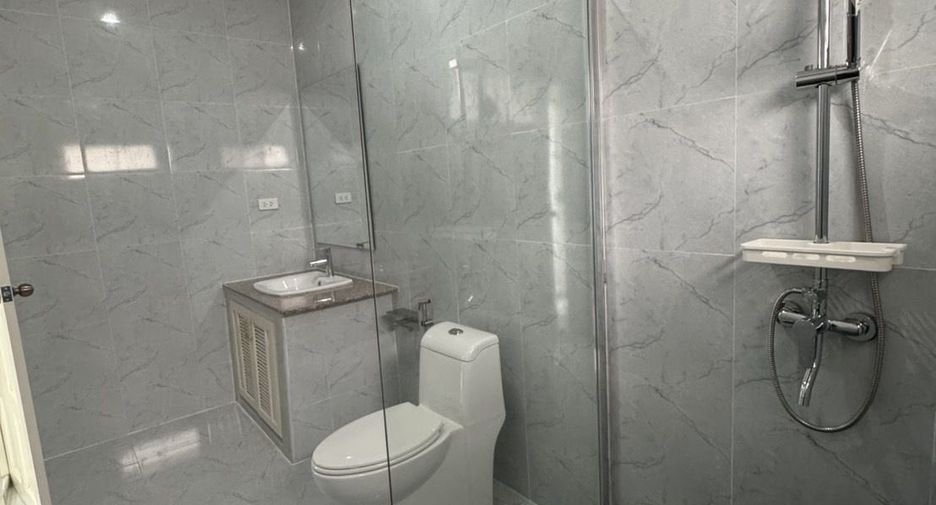 For rent 4 bedrooms house in Bang Lamung, Chonburi