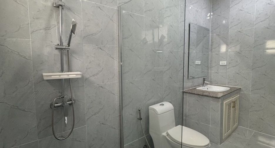 For rent 4 bedrooms house in Bang Lamung, Chonburi