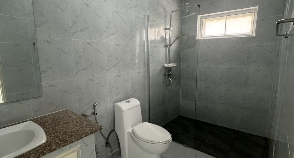 For rent 4 bedrooms house in Bang Lamung, Chonburi