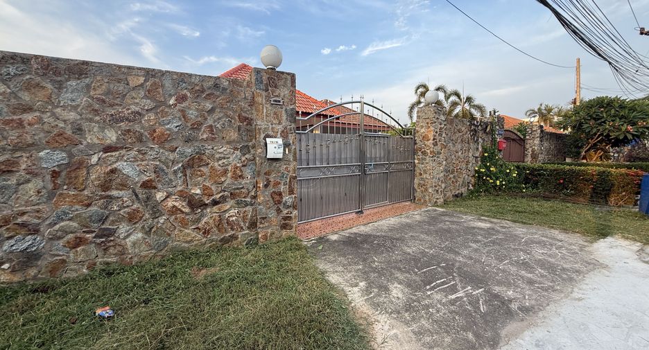 For rent 4 bedrooms house in Bang Lamung, Chonburi
