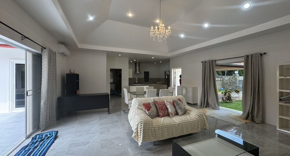 For rent 4 bedrooms house in Bang Lamung, Chonburi