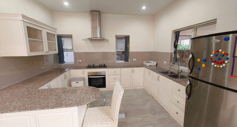 For rent 4 bedrooms house in Bang Lamung, Chonburi