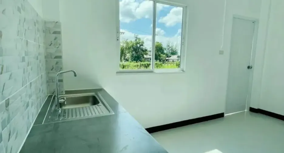 For rent 3 bedrooms townhouse in Hang Dong, Chiang Mai