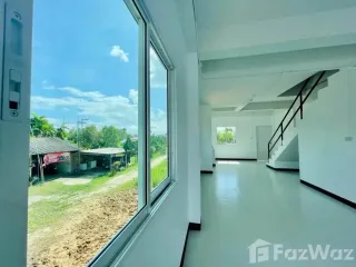 Casa adosada en alquiler de 3 habitaciones en Hang Dong, Chiang Mai
