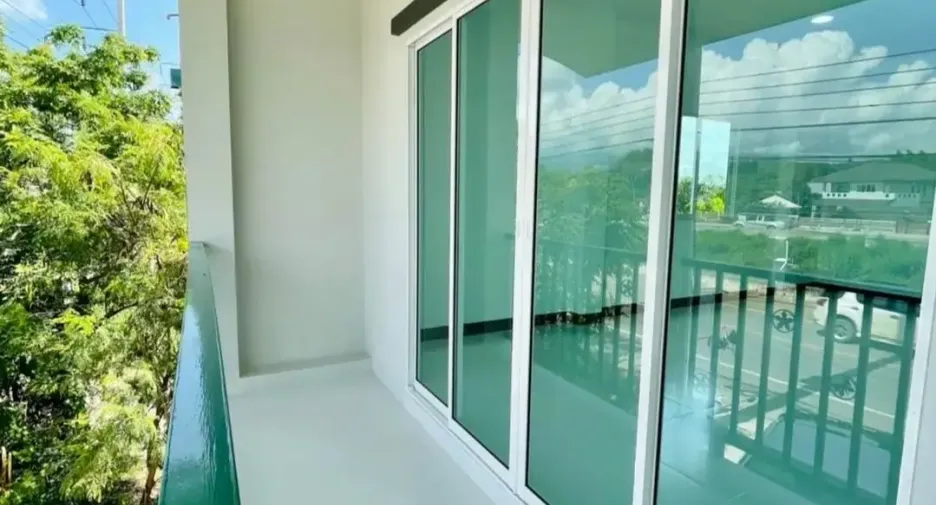 For rent 3 bedrooms townhouse in Hang Dong, Chiang Mai