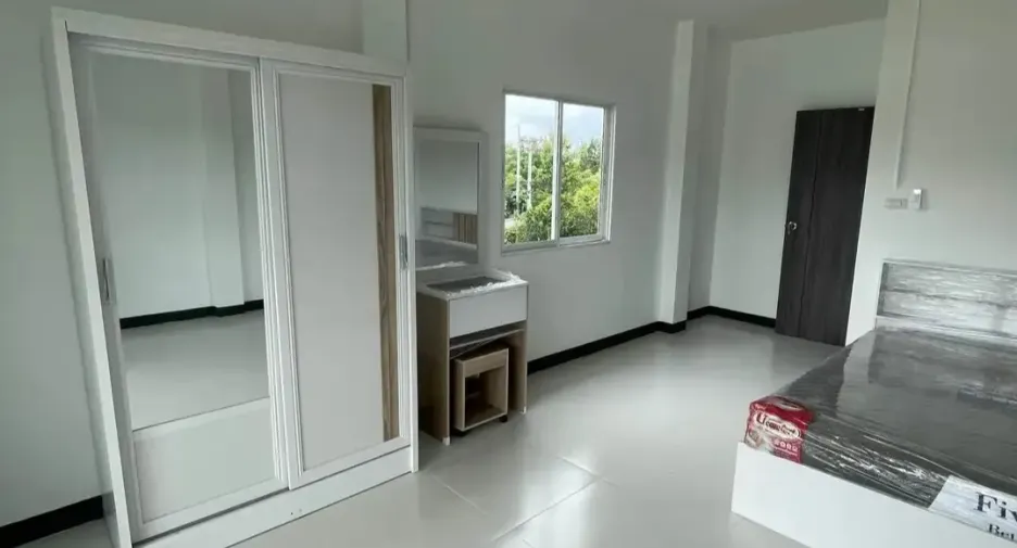 For rent 3 bedrooms townhouse in Hang Dong, Chiang Mai