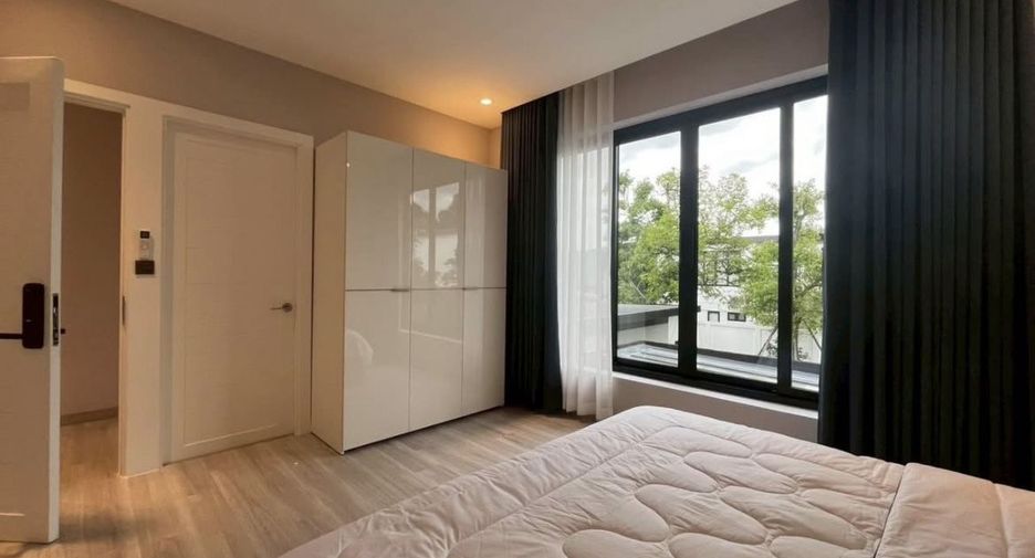For rent 4 bedrooms villa in Mueang Chiang Mai, Chiang Mai