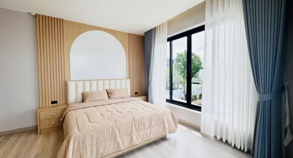 For rent 4 bedrooms villa in Mueang Chiang Mai, Chiang Mai