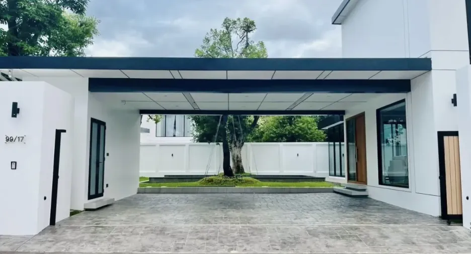 For rent 4 bedrooms villa in Mueang Chiang Mai, Chiang Mai