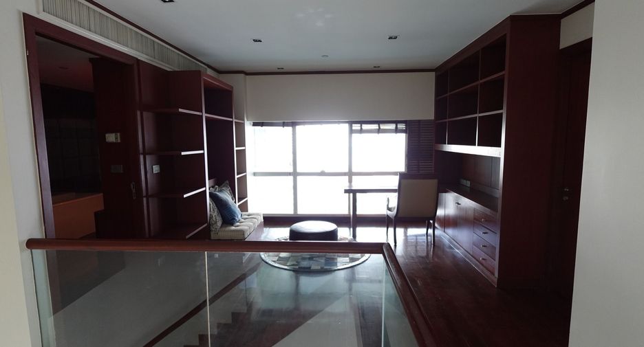 À vendre et à louer 3 chambres condo à Khlong Toei, Bangkok
