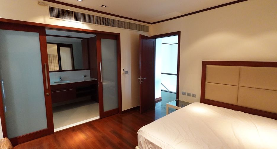 ขาย และ ให้เช่า 3 ห้องนอน คอนโด ใน คลองเตย, กรุงเทพฯ