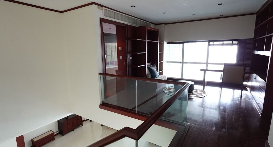 À vendre et à louer 3 chambres condo à Khlong Toei, Bangkok