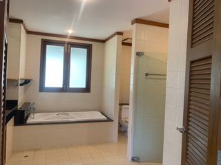 À louer 4 chambres villa à Ko Samui, Surat Thani