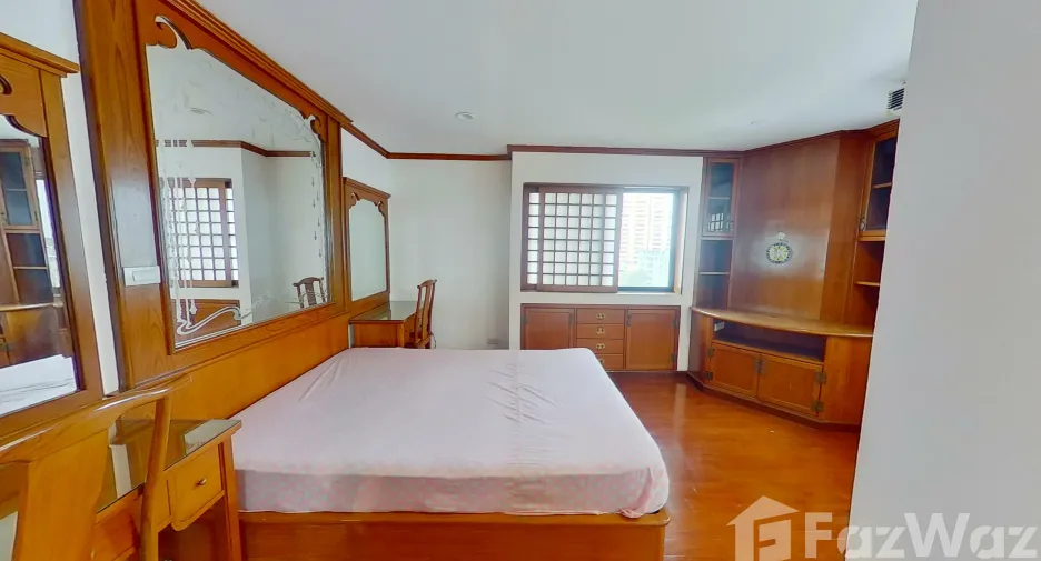 For sale and for rent 3 bedrooms condo in Watthana, Bangkok