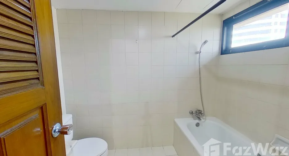 For sale and for rent 3 bedrooms condo in Watthana, Bangkok