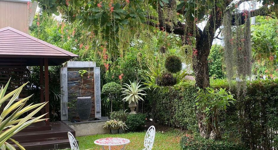 For sale 5 bedrooms house in Mueang Chiang Mai, Chiang Mai