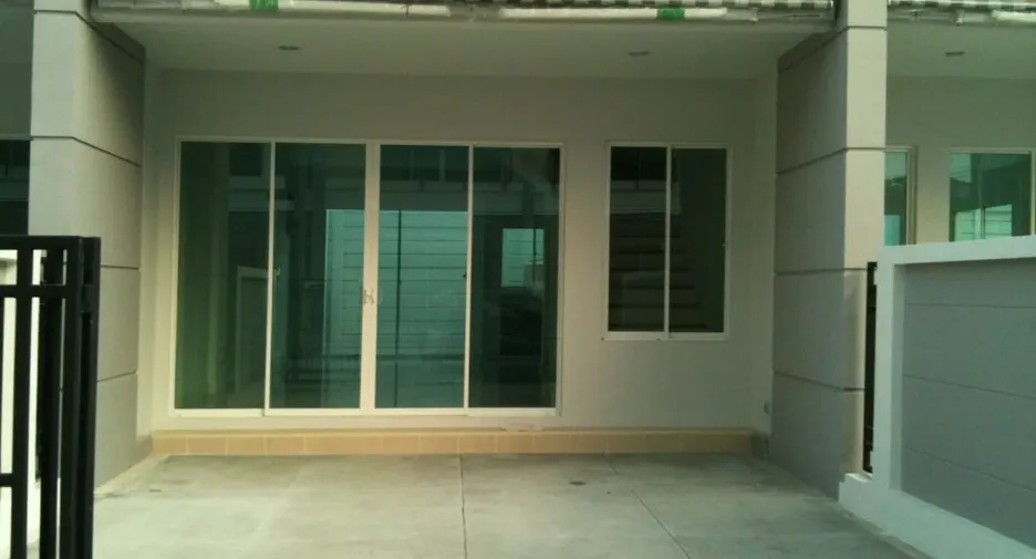 ขาย และ ให้เช่า 3 ห้องนอน ทาวน์เฮ้าส์ ใน ภาษีเจริญ, กรุงเทพฯ