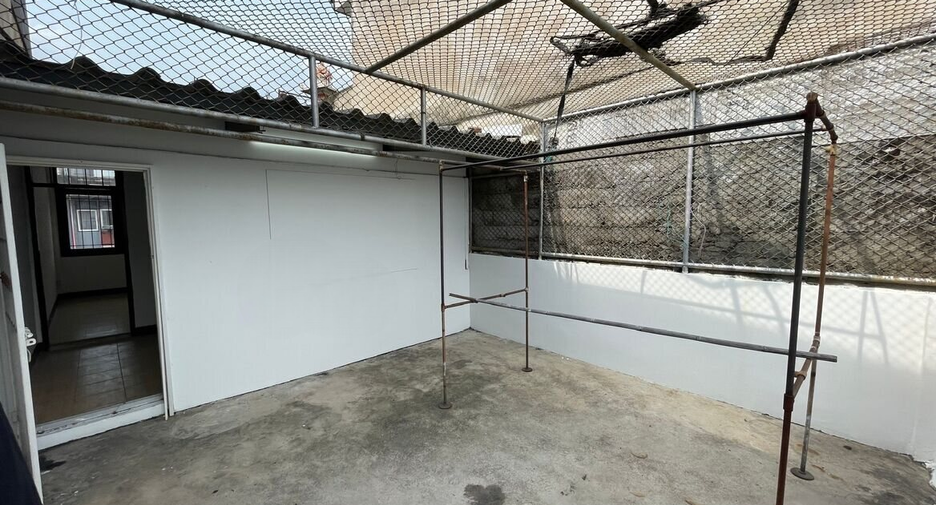 For sale 4 bedrooms retail Space in Bang Sue, Bangkok