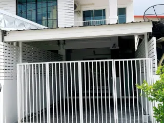 For Rent 3 Bedroom Townhouse In Mueang Chiang Mai