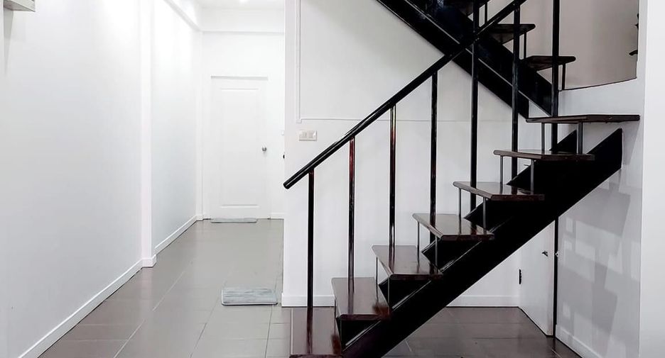 For rent 3 bedrooms townhouse in Mueang Chiang Mai, Chiang Mai