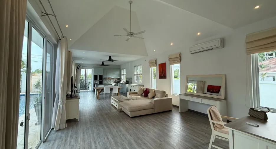 For sale 3 bedrooms villa in Hua Hin, Prachuap Khiri Khan