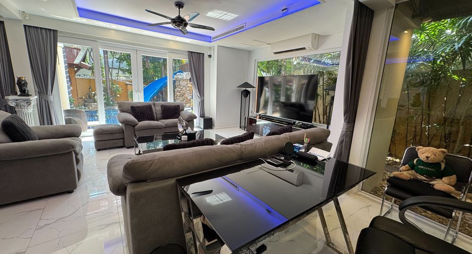 For sale 4 bedrooms house in Bang Lamung, Chonburi