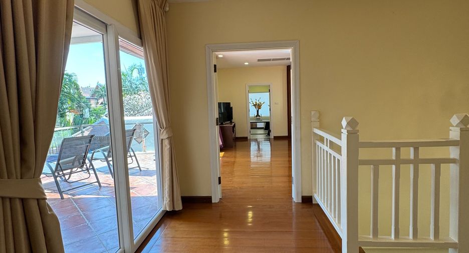 For sale 4 bedrooms house in Bang Lamung, Chonburi
