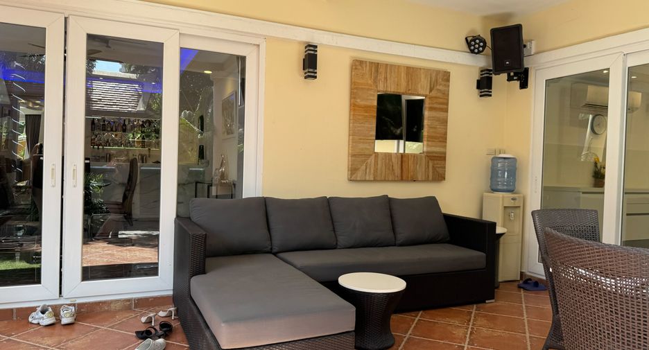 For sale 4 bedrooms house in Bang Lamung, Chonburi