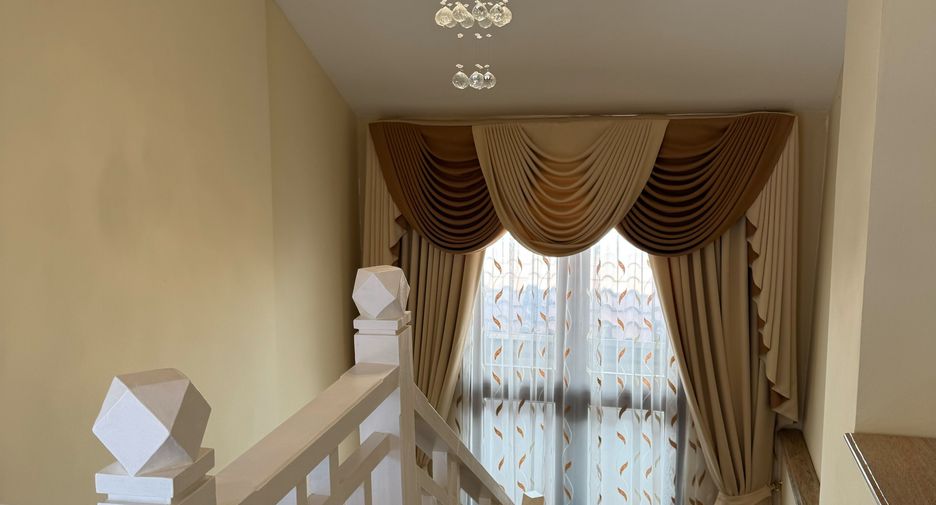 For sale 4 bedrooms house in Bang Lamung, Chonburi