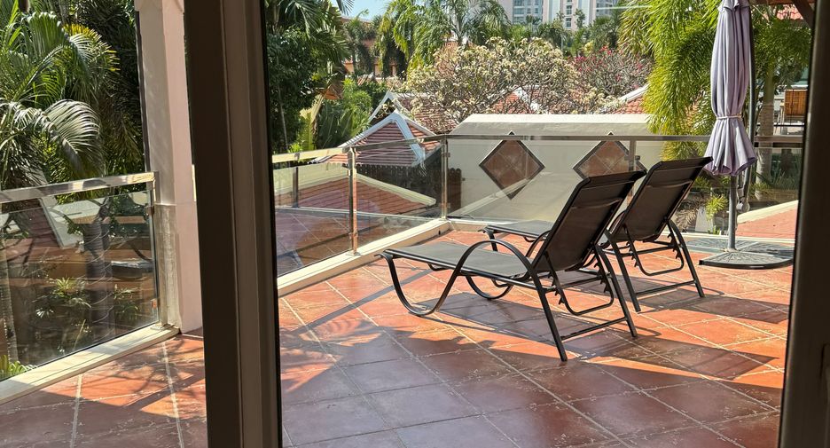 For sale 4 bedrooms house in Bang Lamung, Chonburi