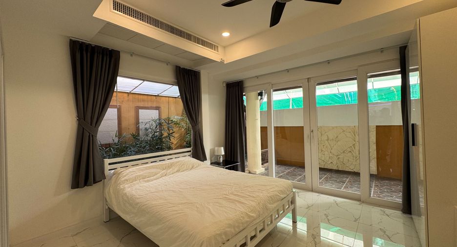 For sale 4 bedrooms house in Bang Lamung, Chonburi