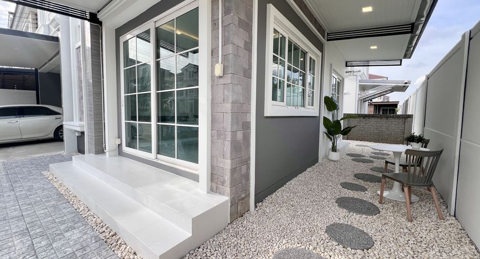 For sale 4 bedrooms house in Chom Thong, Bangkok