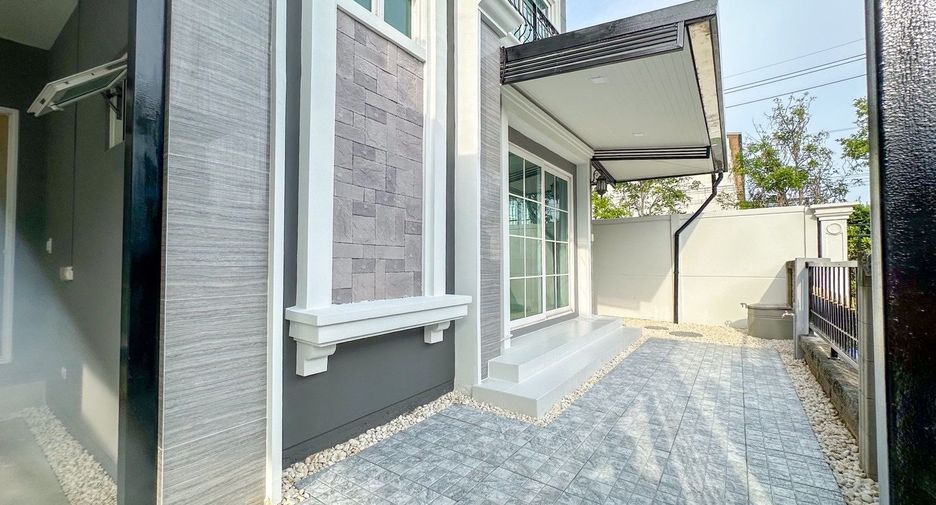 For sale 4 bedrooms house in Chom Thong, Bangkok