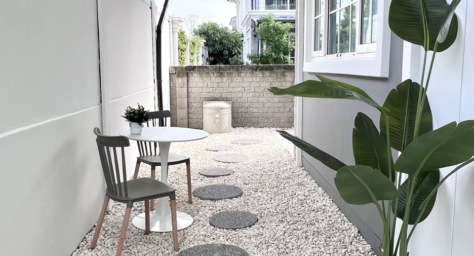 For sale 4 bedrooms house in Chom Thong, Bangkok