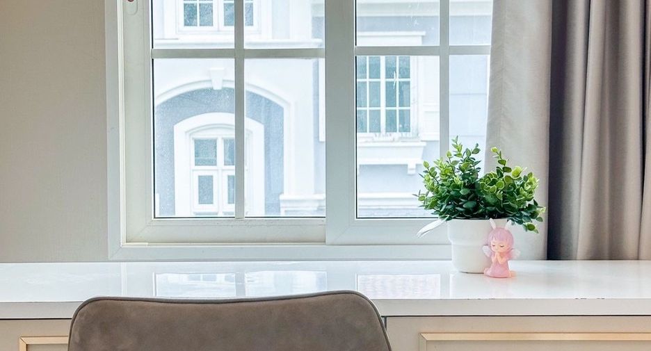 For sale 4 bedrooms house in Chom Thong, Bangkok
