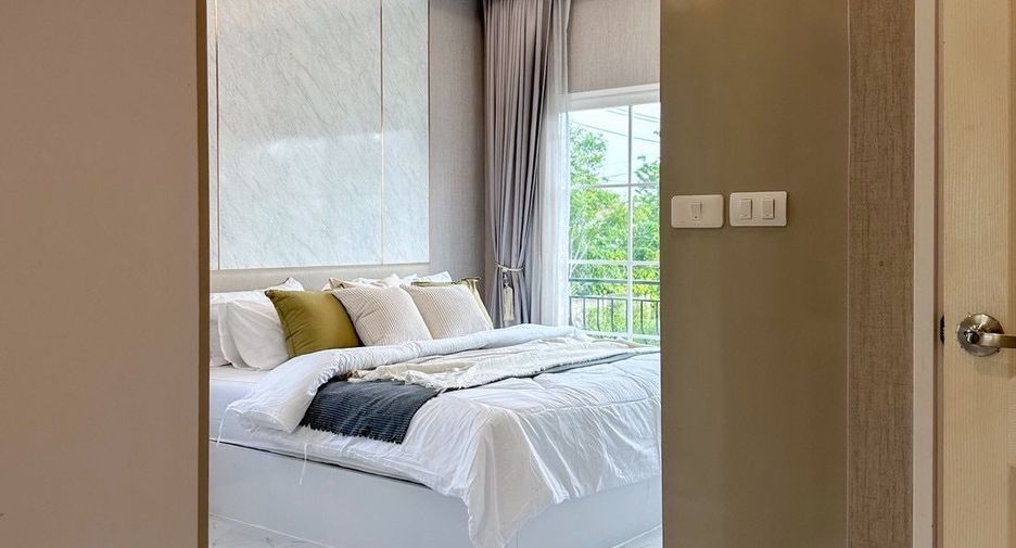 For sale 4 bedrooms house in Chom Thong, Bangkok