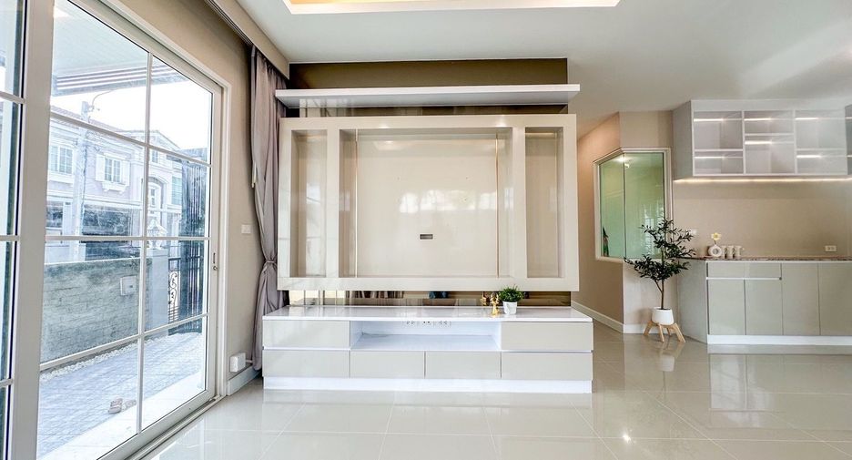 For sale 4 bedrooms house in Chom Thong, Bangkok