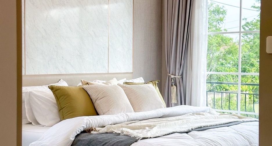 For sale 4 bedrooms house in Chom Thong, Bangkok
