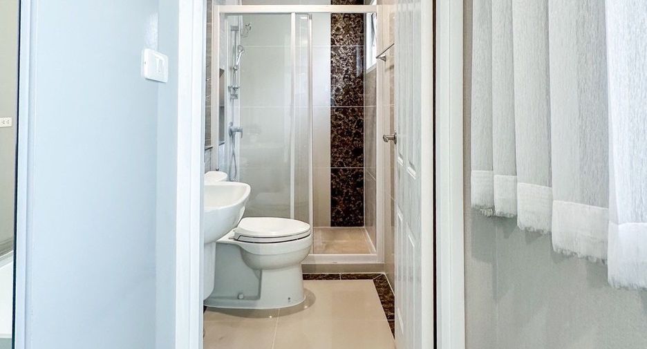 For sale 4 bedrooms house in Chom Thong, Bangkok