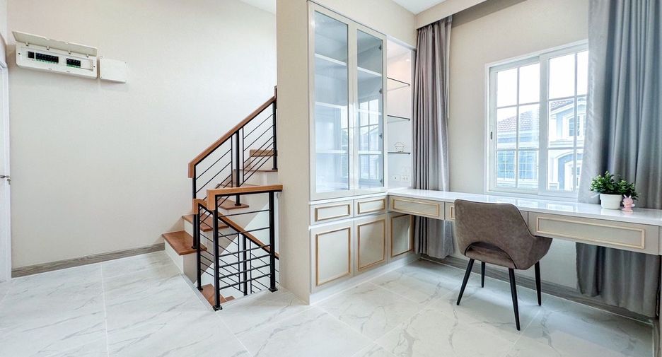For sale 4 bedrooms house in Chom Thong, Bangkok