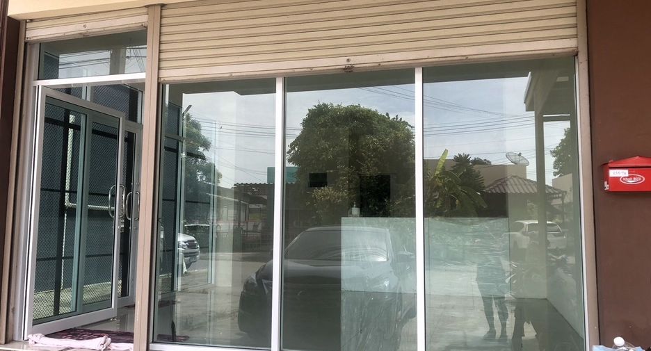 For rent 3 ベッドルーム retail Space in Si Racha, Chonburi