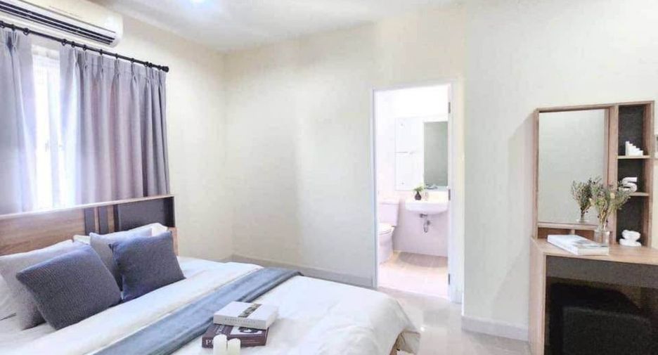 For rent 2 bedrooms townhouse in Mueang Chiang Mai, Chiang Mai