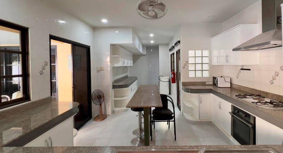 For sale and for rent 12 bedrooms villa in Bang Lamung, Chonburi