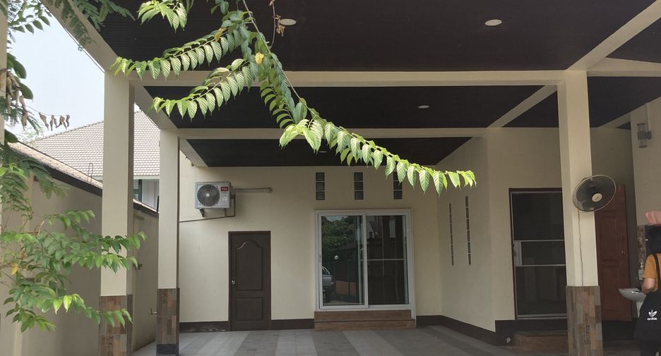 For sale and for rent 6 bedrooms house in Mueang Chiang Mai, Chiang Mai