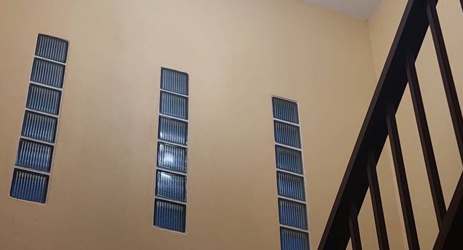 For sale and for rent 6 bedrooms house in Mueang Chiang Mai, Chiang Mai
