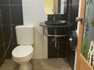 À vendre et à louer 6 chambres maison à Mueang Chiang Mai, Chiang Mai