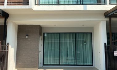 For sale 3 bedrooms townhouse in Mueang Chiang Mai, Chiang Mai