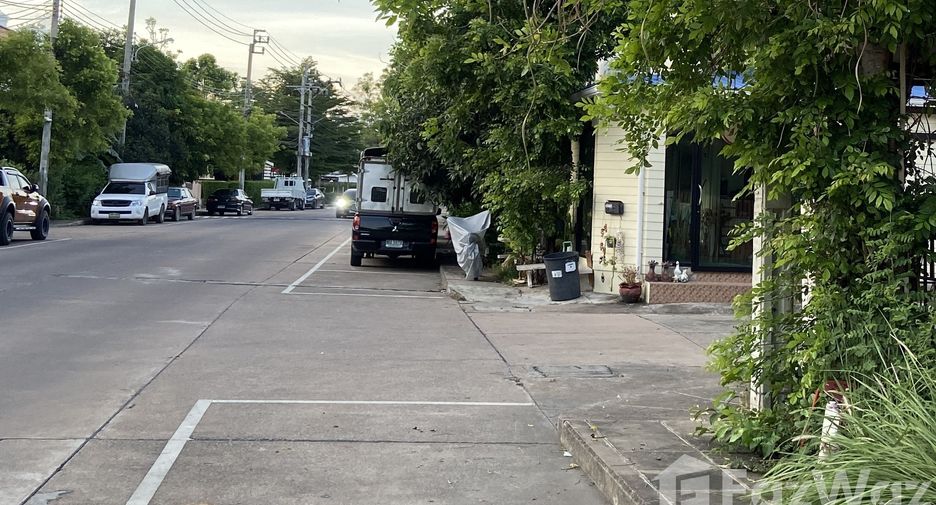 For sale 3 bedrooms townhouse in Bang Phli, Samut Prakan
