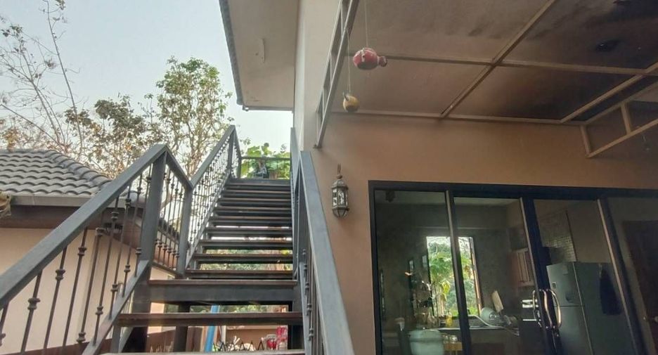 À louer 4 chambres maison à Saraphi, Chiang Mai